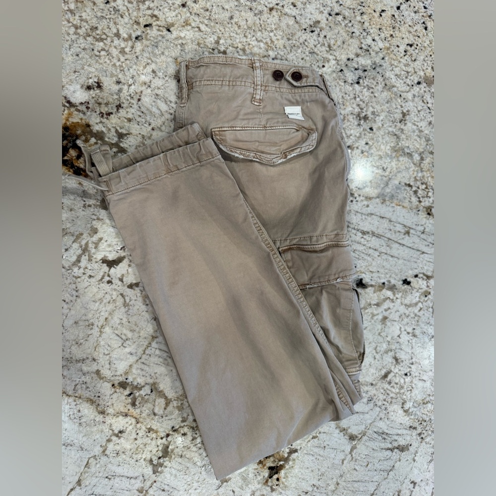 American Eagle Outfitters Tan Cargo Pants - Picture 2 of 4